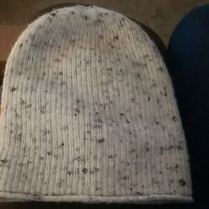 Madewell Textured Knit Hat in Cream and Gray